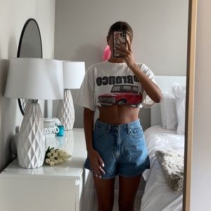 Levi’s high rise loose shorts size 27